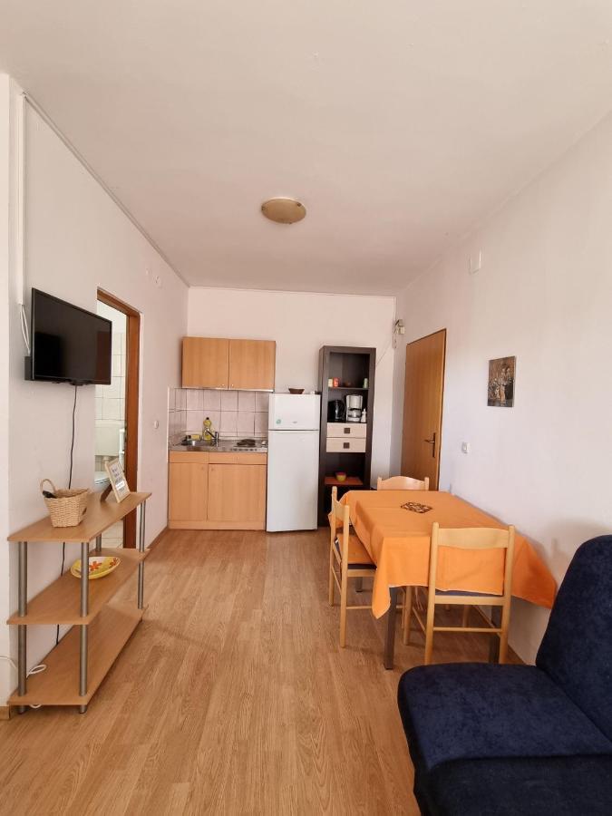 Apartments Vanja Skara Biograd Biograd Na Moru Eksteriør bilde