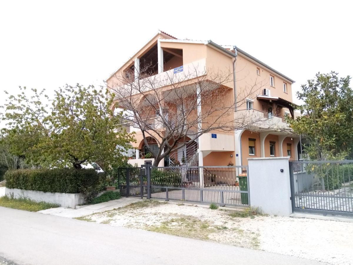 Apartments Vanja Skara Biograd Biograd Na Moru Eksteriør bilde